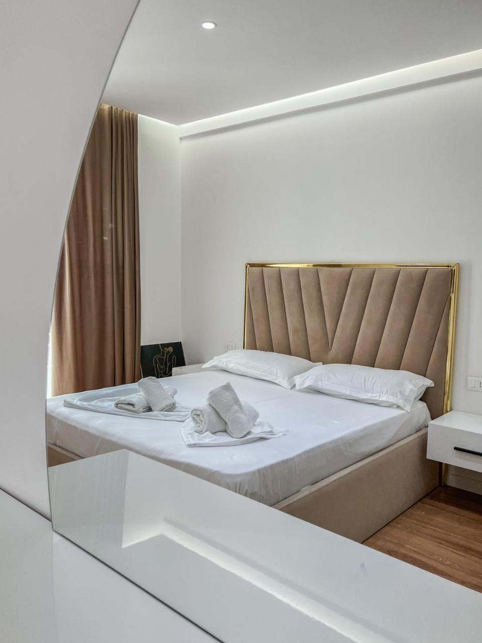 Lux At Arlis Apartment Tirana